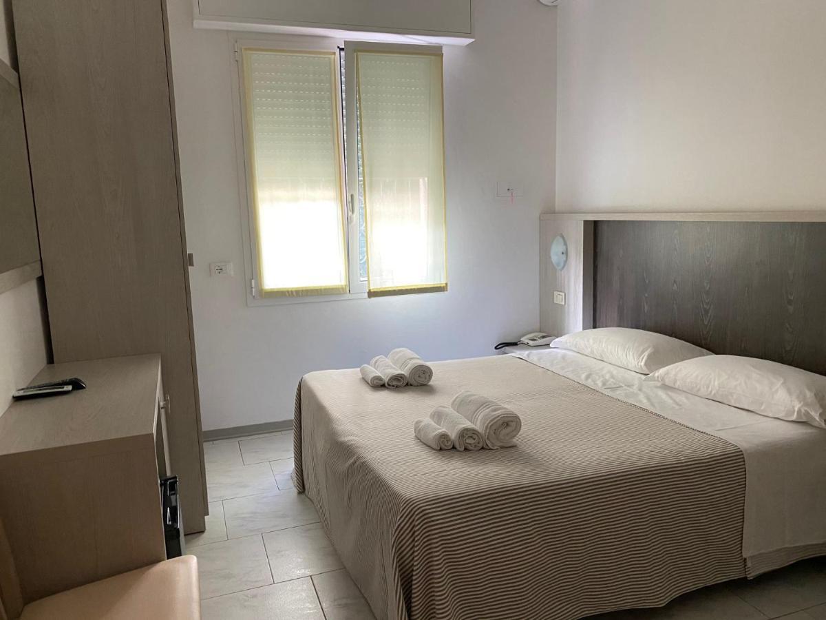 Hotel Chery Milano Marittima Zewnętrze zdjęcie