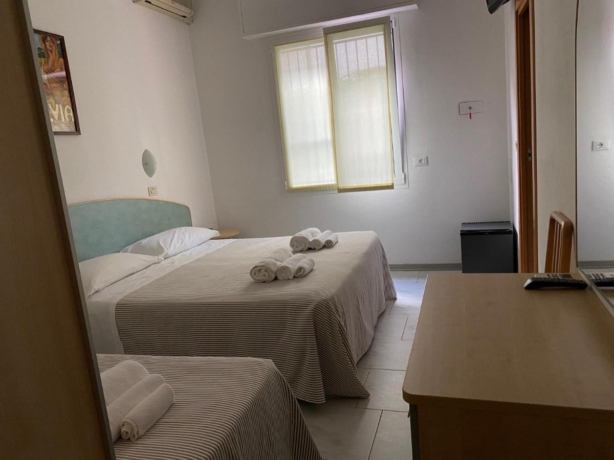 Hotel Chery Milano Marittima Zewnętrze zdjęcie