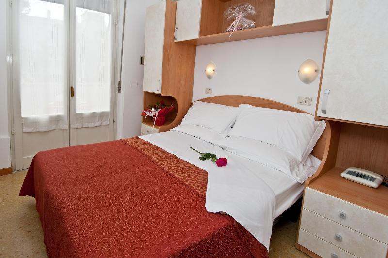 Hotel Chery Milano Marittima Zewnętrze zdjęcie