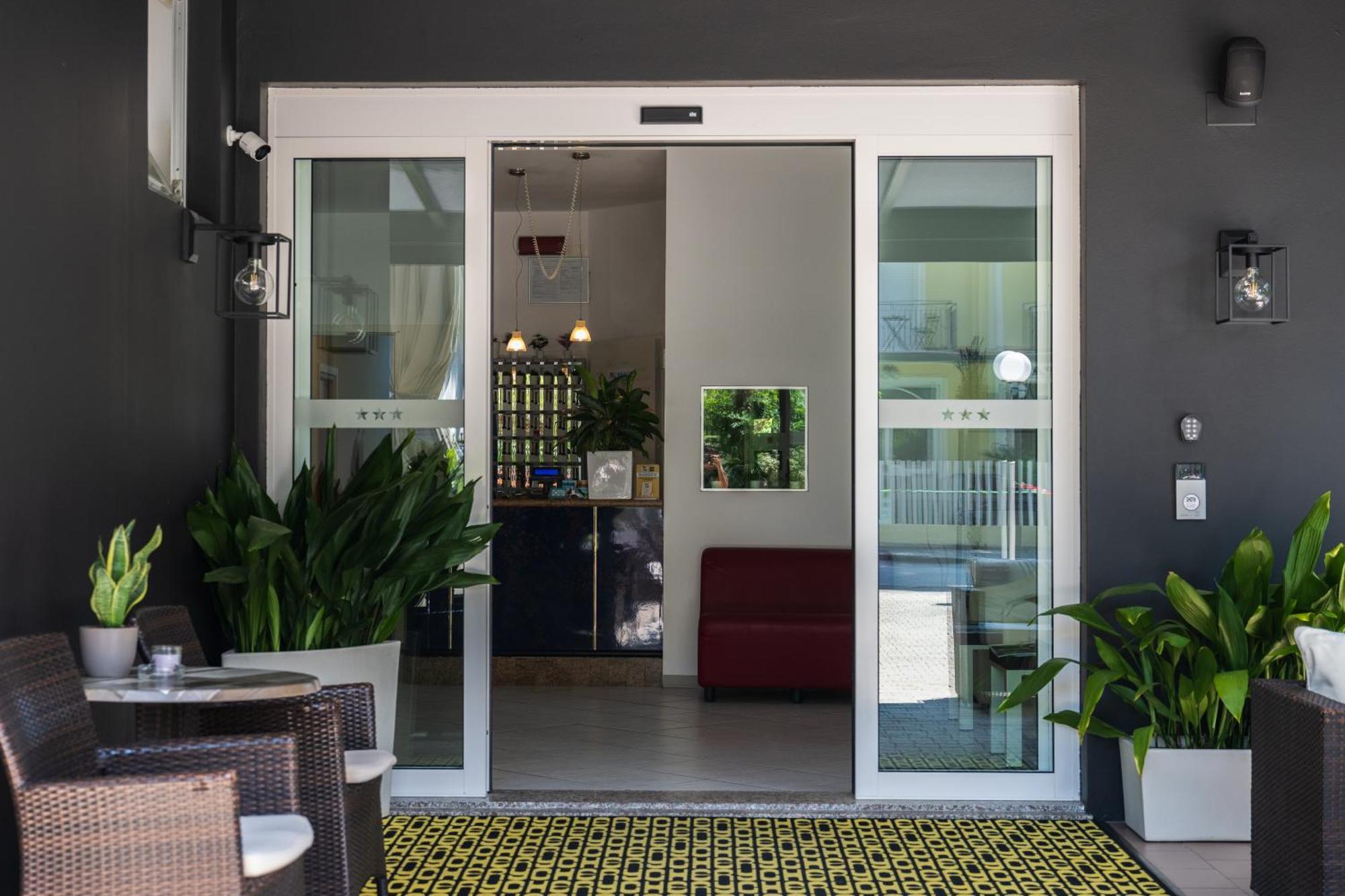 Hotel Chery Milano Marittima Zewnętrze zdjęcie
